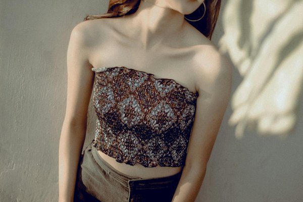 Unleash your style : astuces essentielles pour élaborer une garde-robe capsule saisonnière et élever vos tenues !